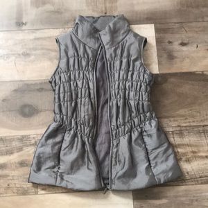 ND New Directions Silver gray Puff Vest hem detailed Size large Womens